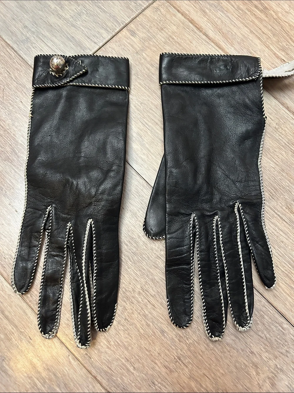Women's Black Leather Gloves with Contrast Stitching sz 6